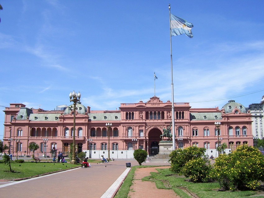 Argentina proibirá tratamentos de transição para menores de idade
